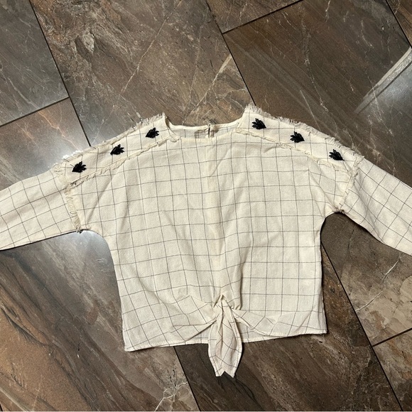 Cute top - Picture 8 of 8